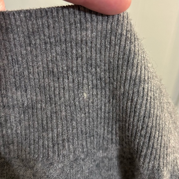 Lucky Brand Cozy Gray Wool Sweater - Size Large - Day of the Dead Skull pattern - Picture 6 of 6